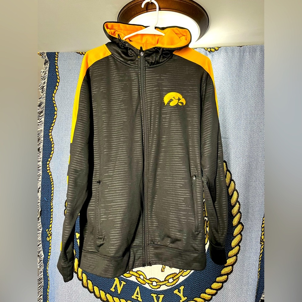 colosseum Iowa club zip up hoodie Men’s large